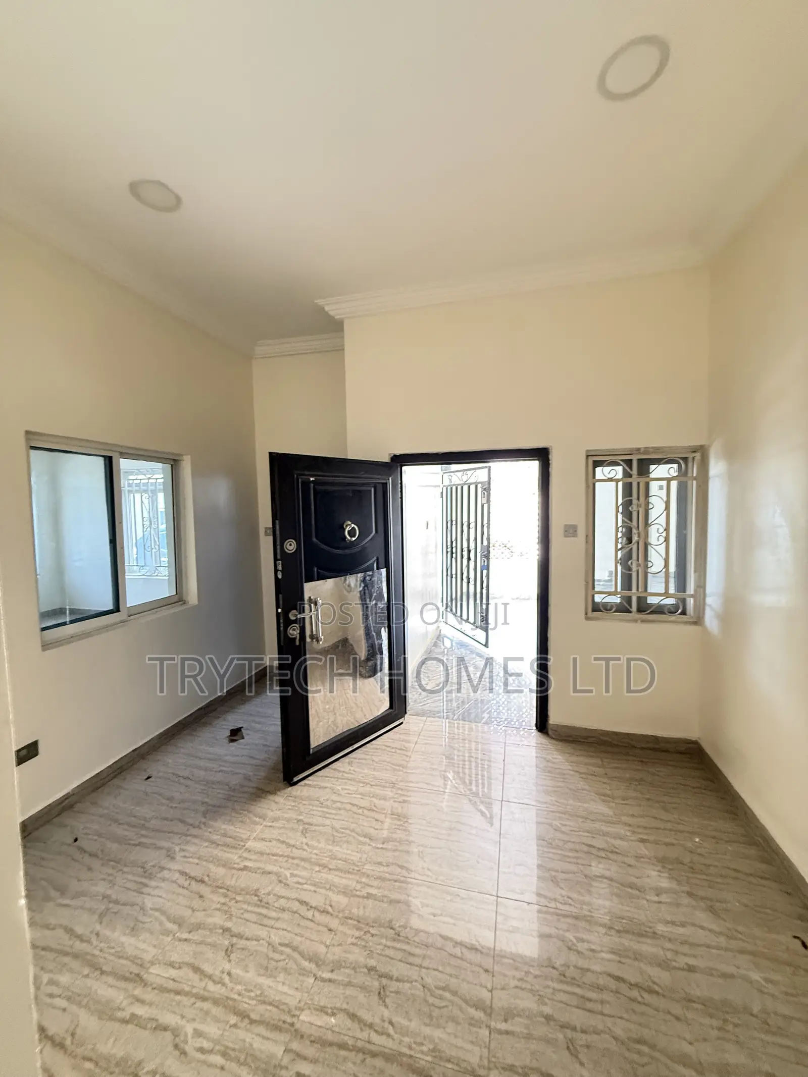 2bdrm Block of Flats in Jahi By Gilmore for rent in Jahi