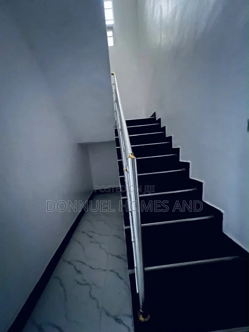 4bdrm Duplex in Ikota for rent in Ikota