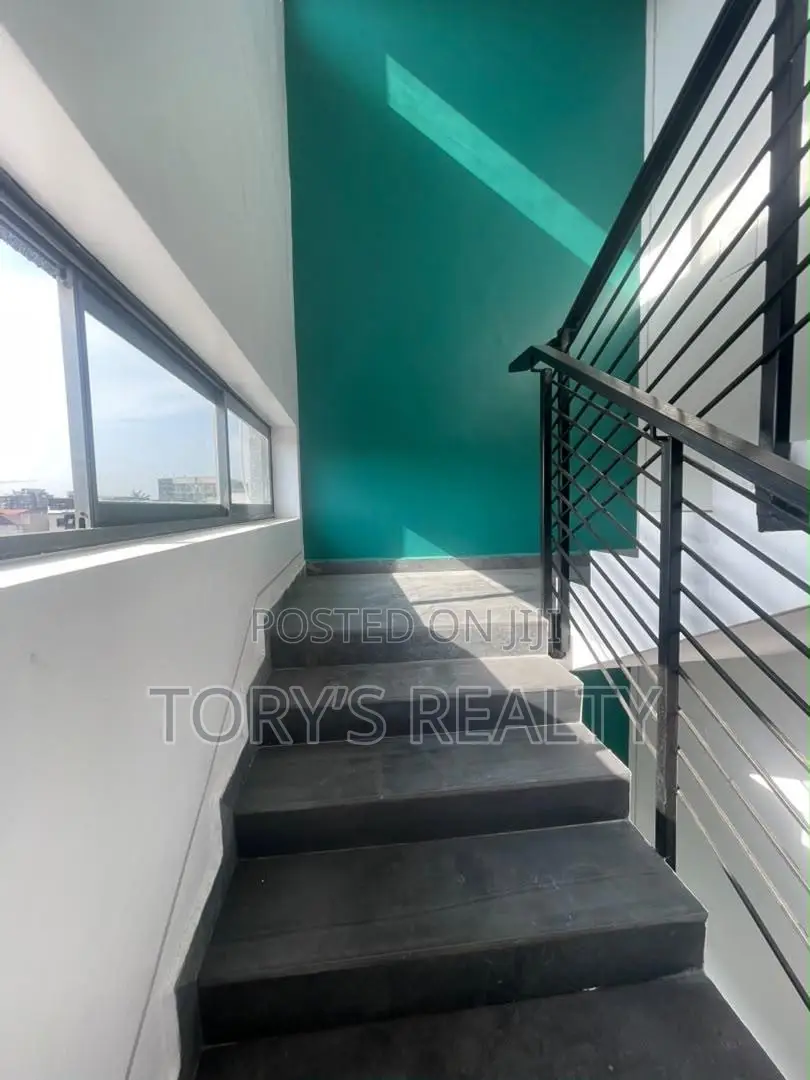 Exquisite Office Space 170sqm in Lekki Phase 1