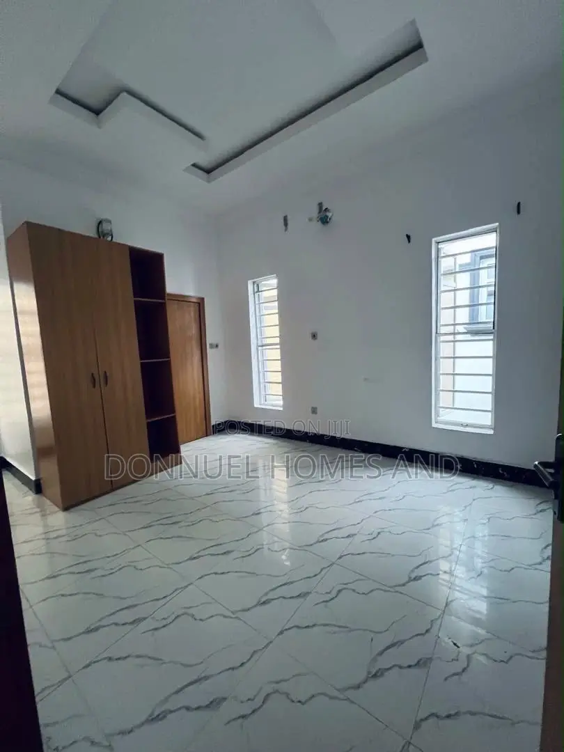 4bdrm Duplex in Ikota for rent in Ikota