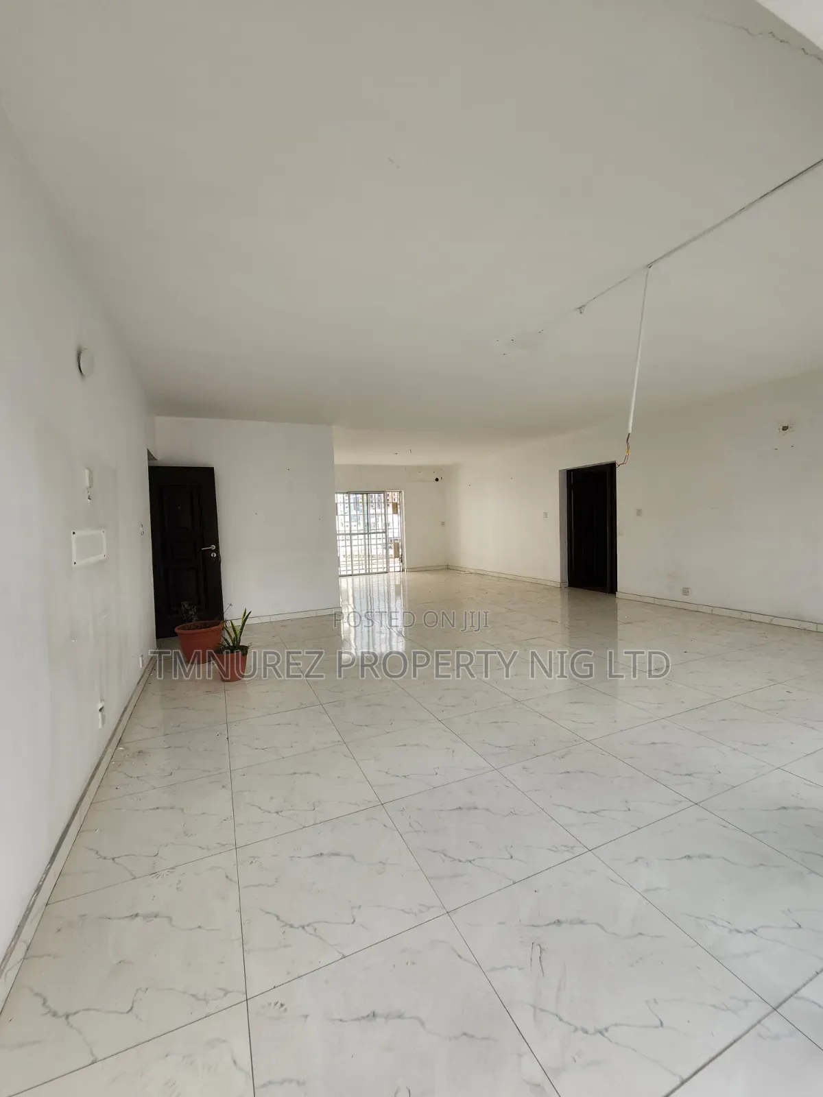 Office Space 3bedroom Apartment for Rent in Kofo Abayomi