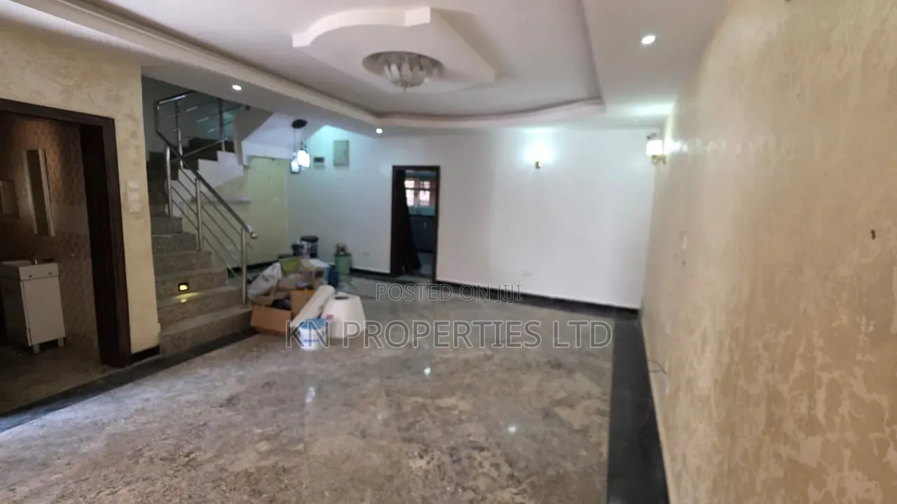 5bdrm Duplex in Guzape for rent in Guzape District