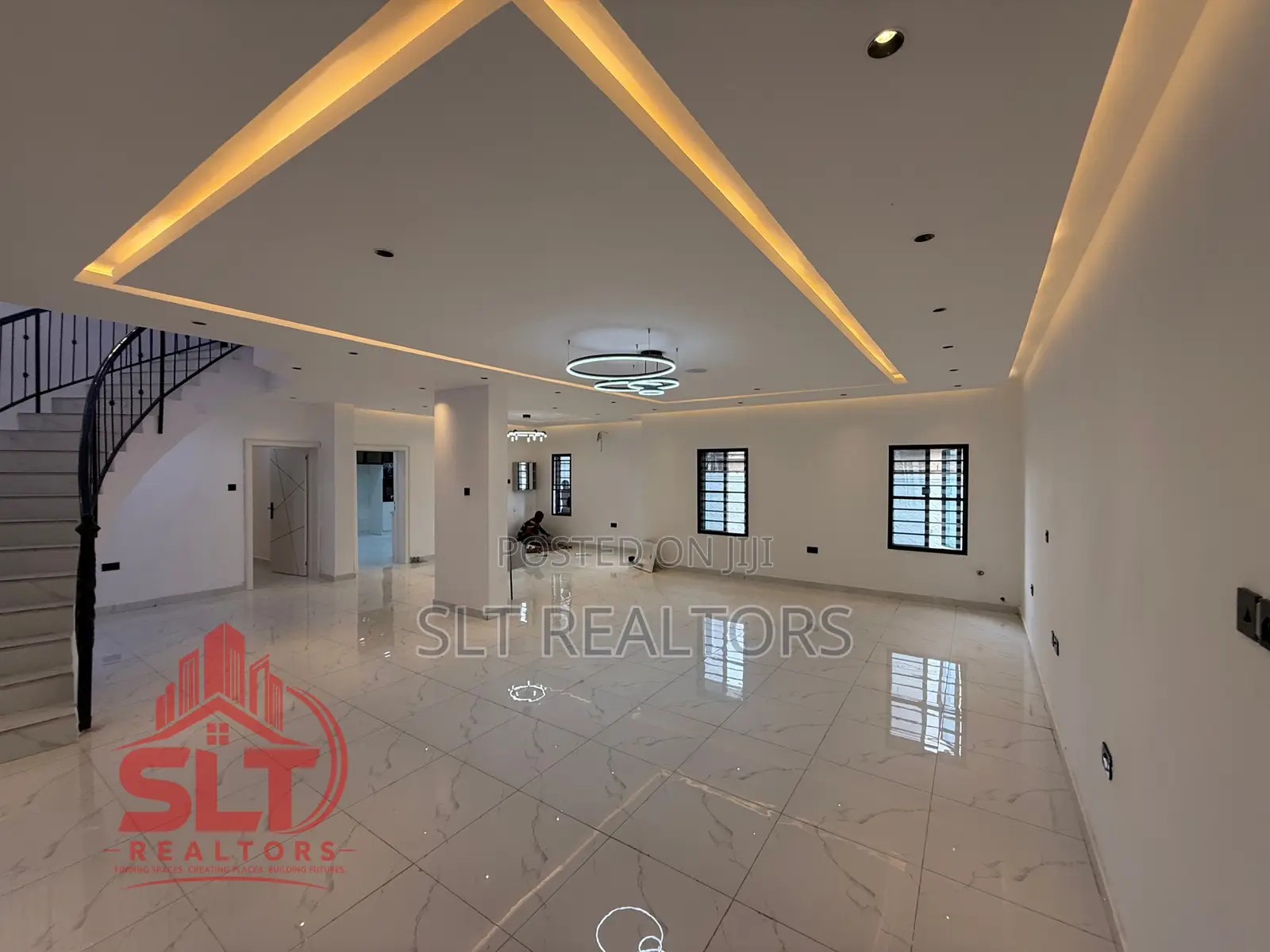 5bdrm Duplex in Oluyole Estate for sale in Oluyole Estate