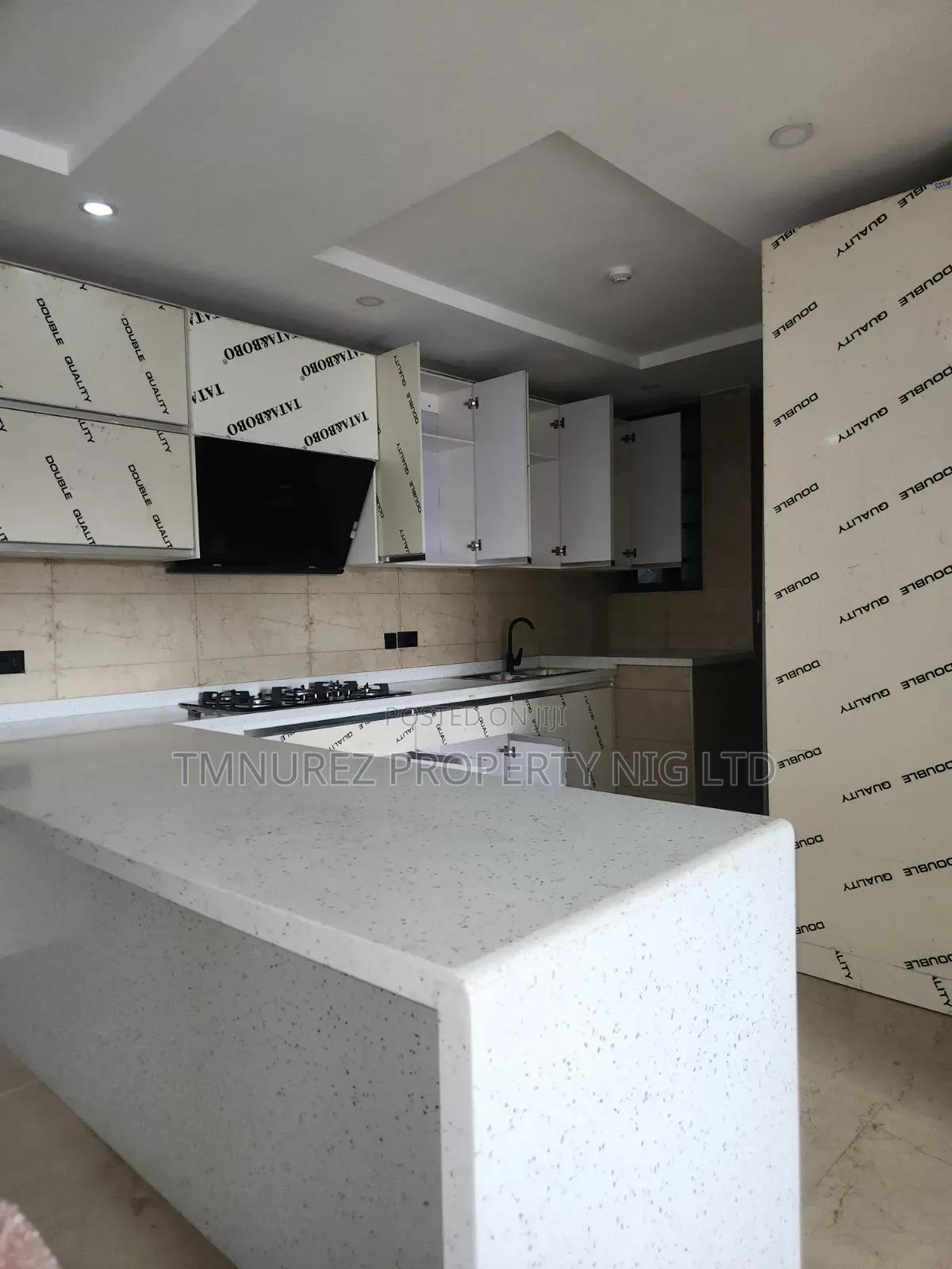 Furnished 3bdrm Apartment in Kofo Abayomi for sale in Kofo Abayomi