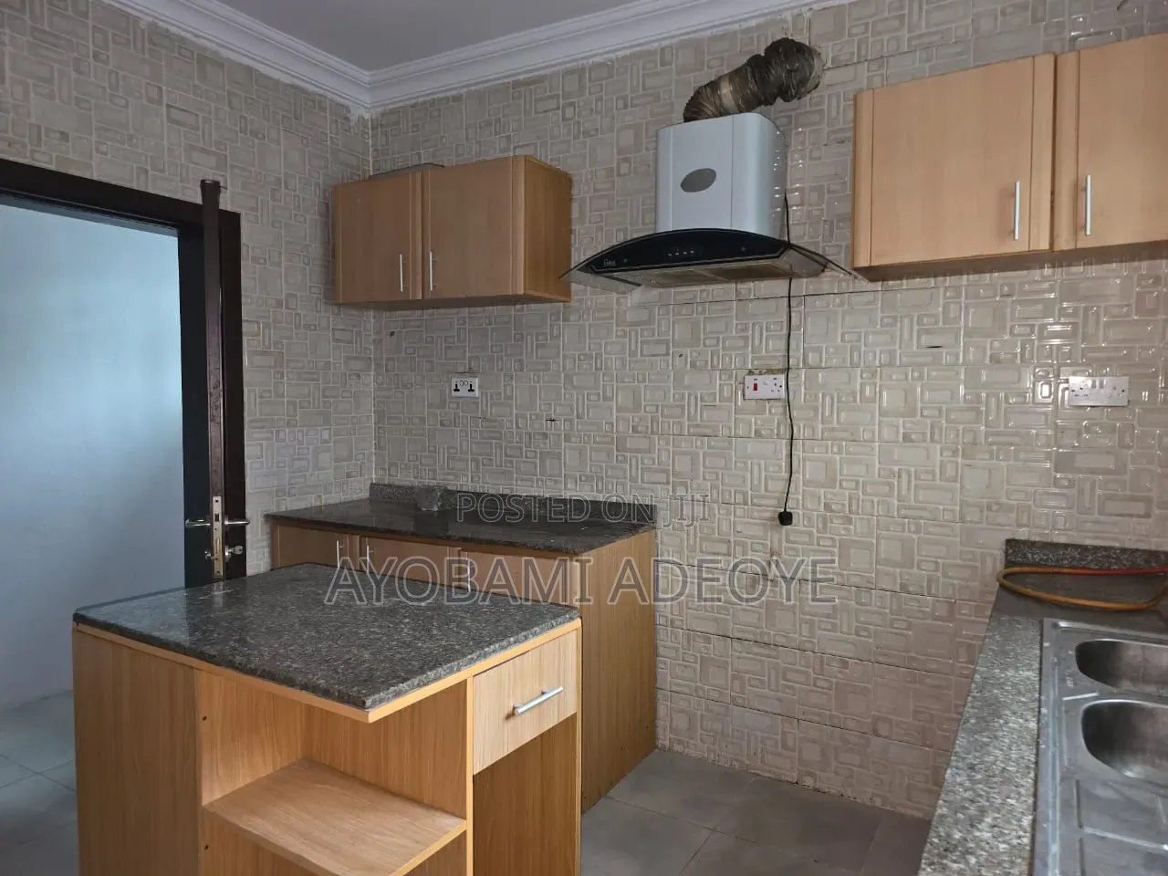 3bdrm Duplex in Thomas Estate for rent in Thomas Estate