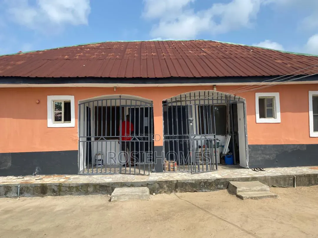 2bdrm Block of Flats in Abeda, Lakowe for rent in Lakowe