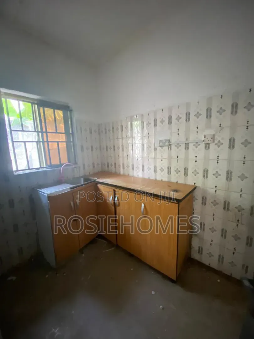 2bdrm Block of Flats in Abeda, Lakowe for rent in Lakowe