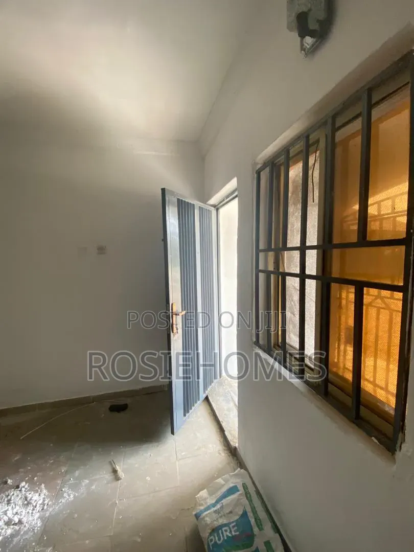 2bdrm Block of Flats in Abeda, Lakowe for rent in Lakowe