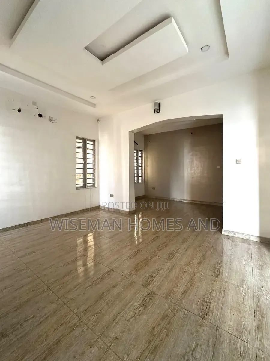 4bdrm Duplex in Ilaje Mobile Road, Off Lekki-Epe Expressway for rent in Off Lekki-Epe Expressway