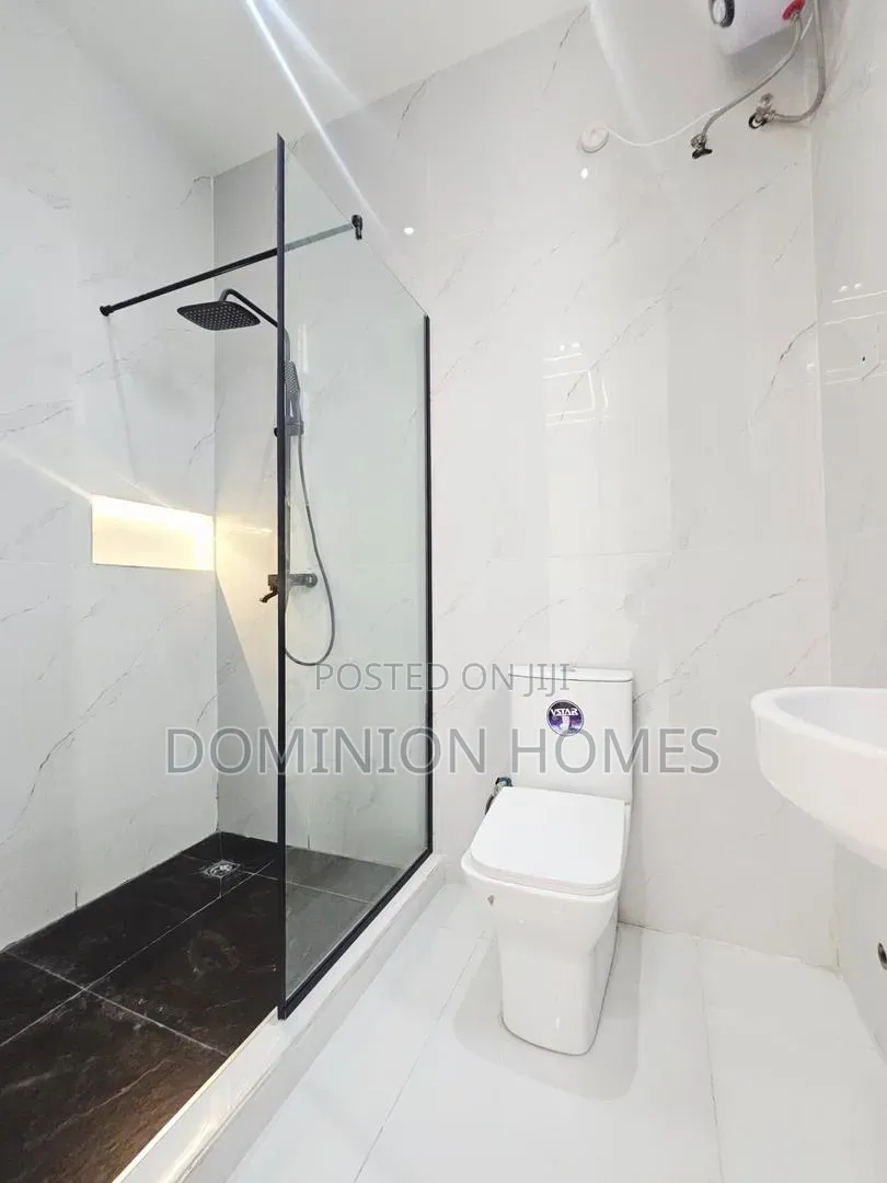 5bdrm Duplex in Chevron for sale in Chevron