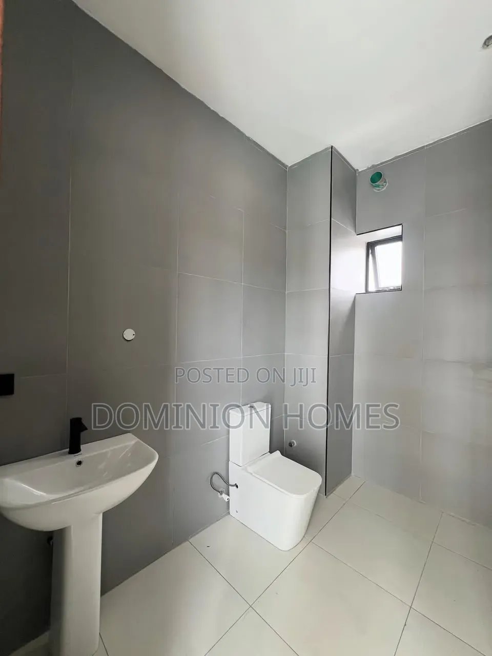2bdrm Block of Flats in Ikate for sale in Ikate