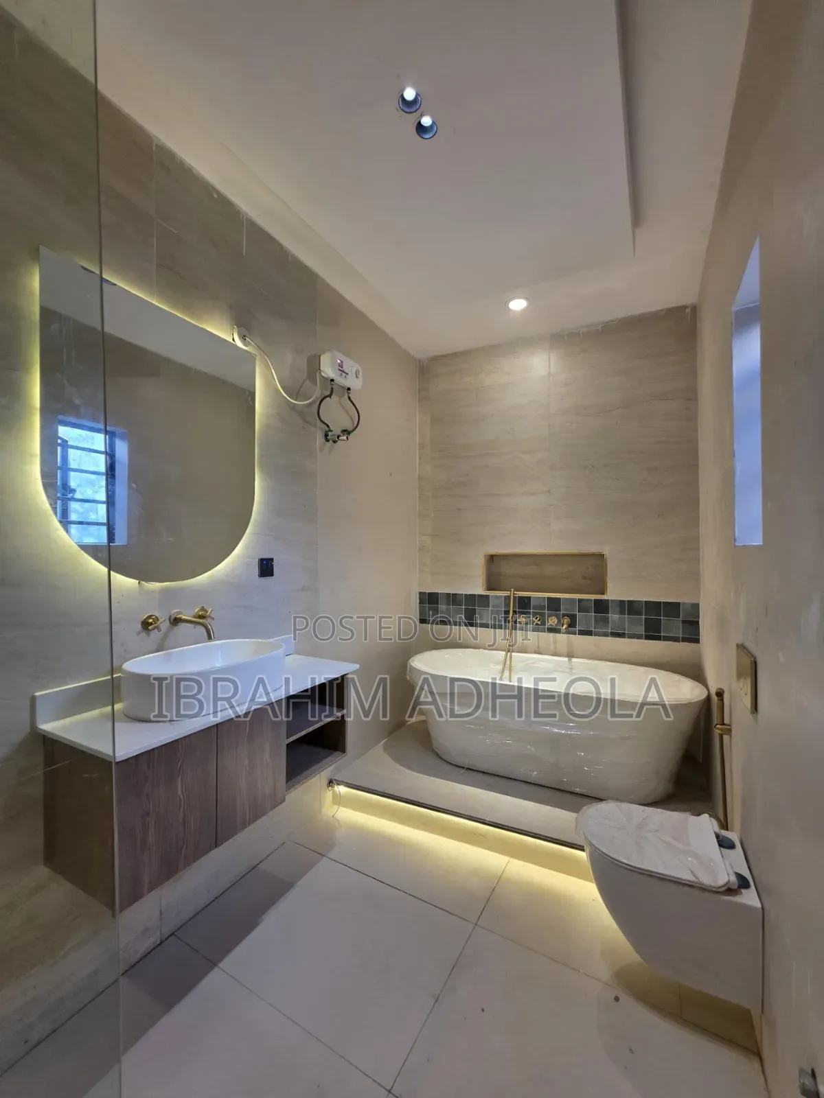 5bdrm Duplex in Lekki Phase1 for sale in Lekki Phase 1