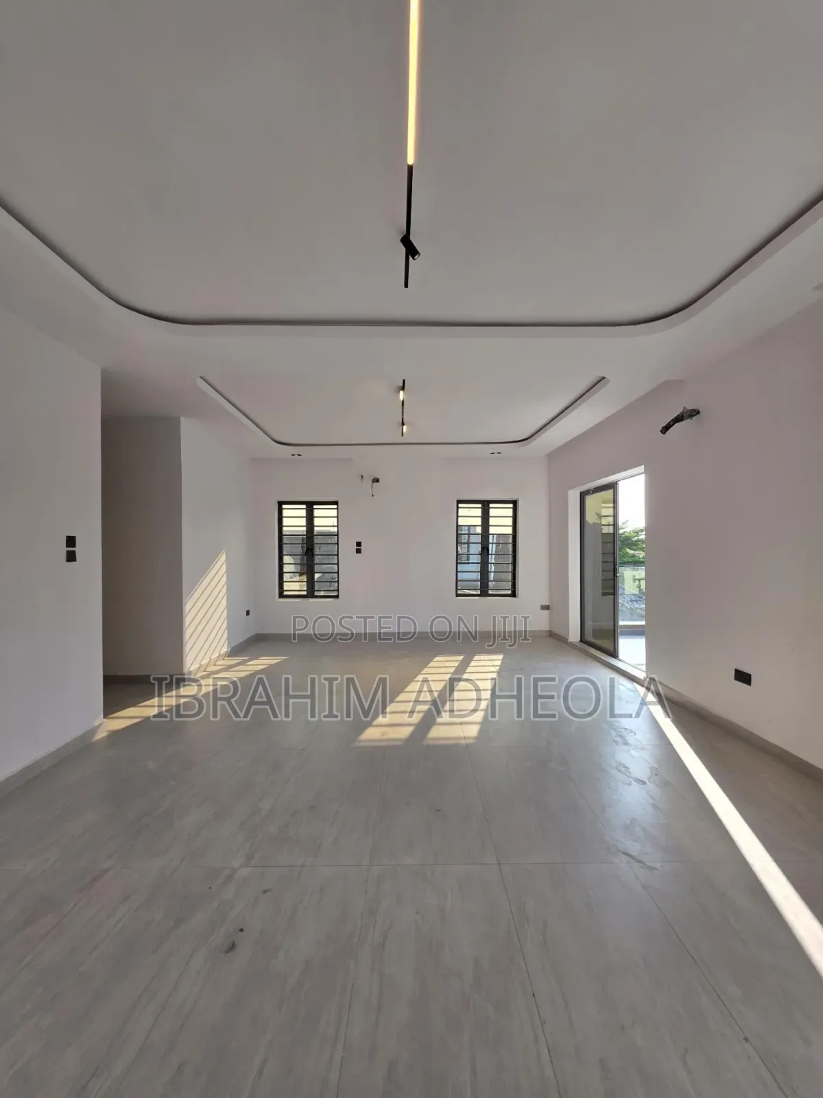 5bdrm Duplex in Lekki Phase1 for sale in Lekki Phase 1
