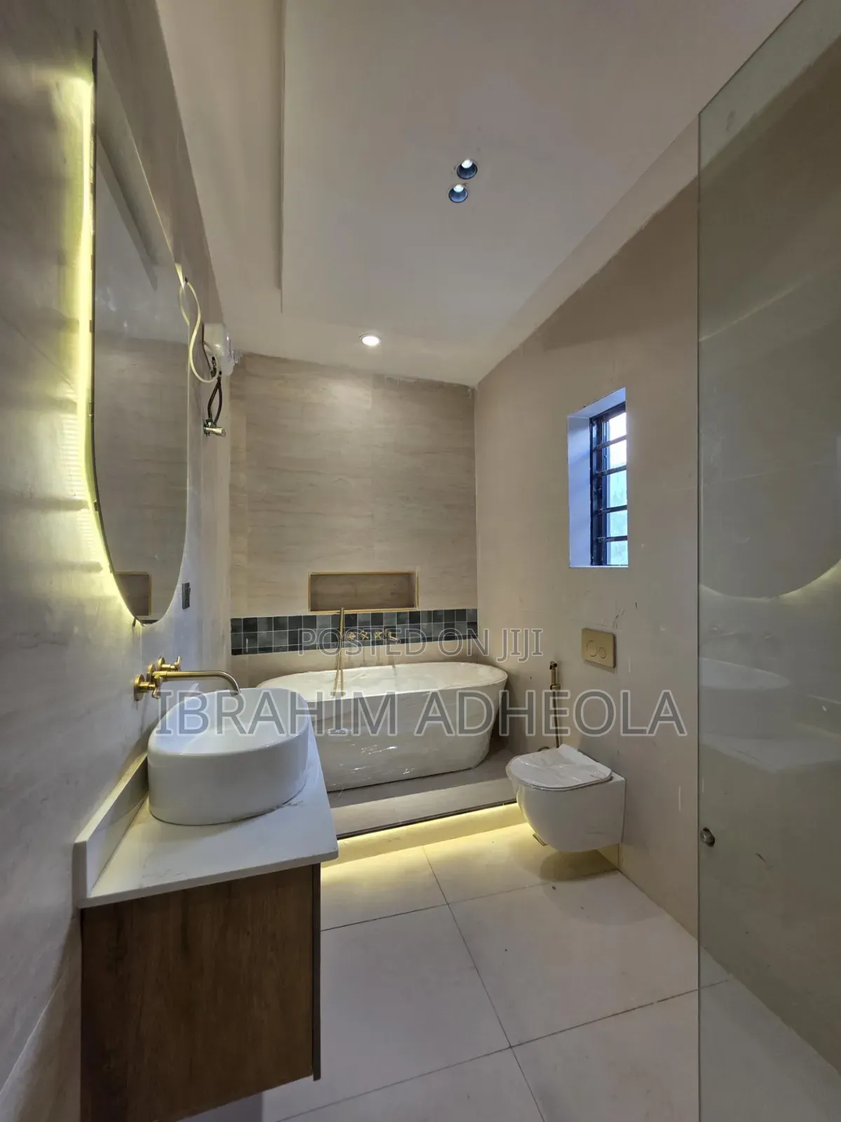5bdrm Duplex in Lekki Phase1 for sale in Lekki Phase 1