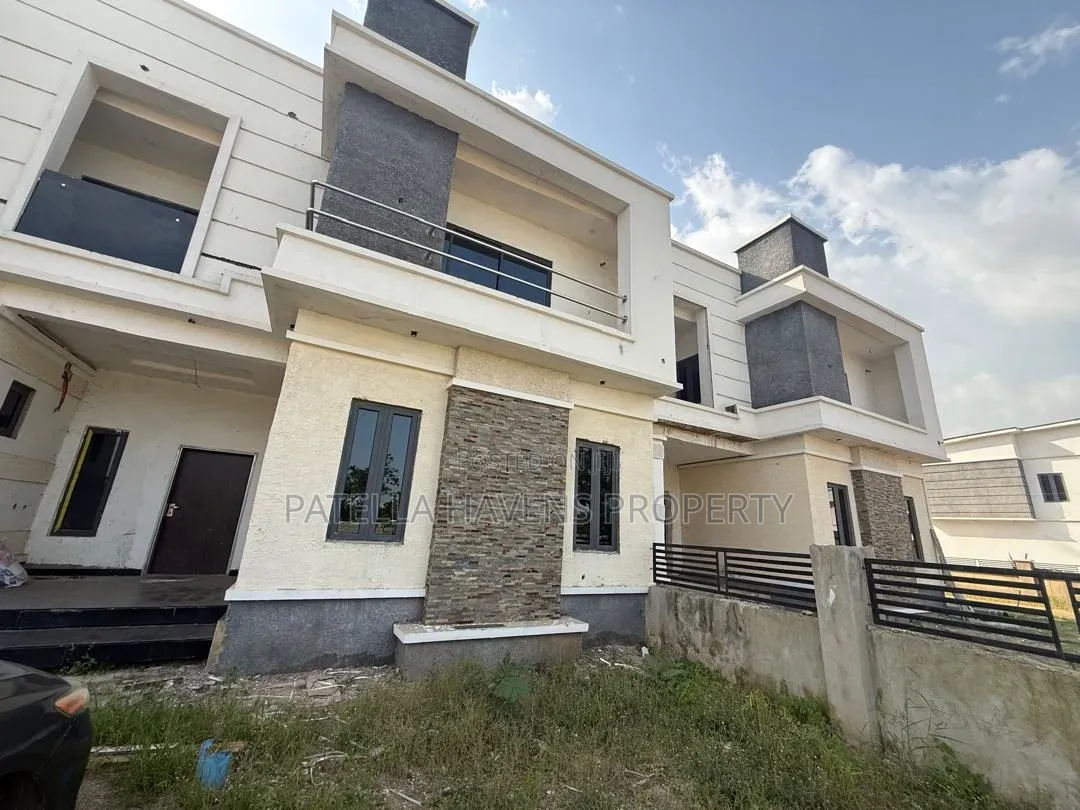 3bdrm Duplex in Apo Resettlement for sale in Apo Resettlement