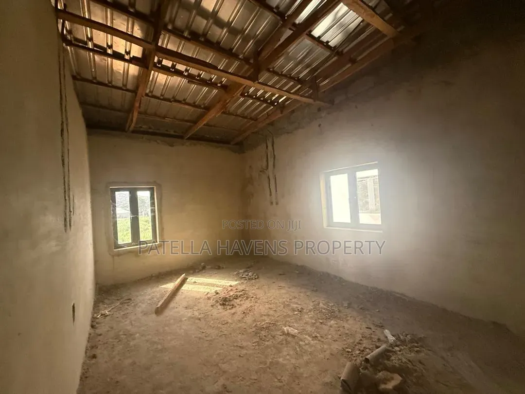 3bdrm Duplex in Apo Resettlement for sale in Apo Resettlement