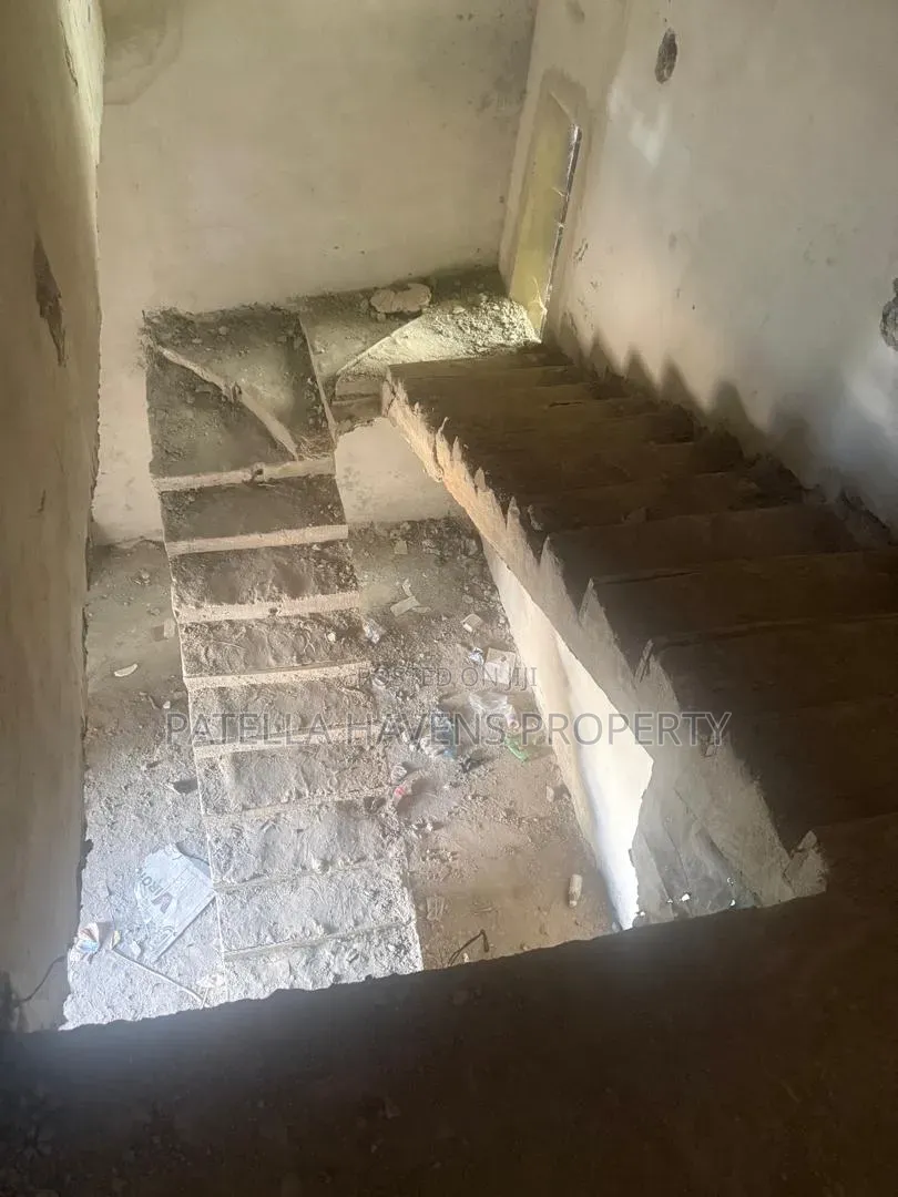 3bdrm Duplex in Apo Resettlement for sale in Apo Resettlement