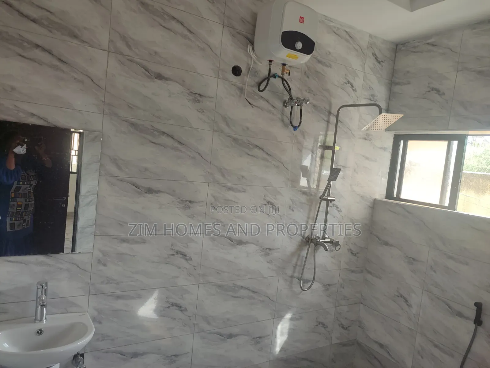 3bdrm Duplex in Zim Homes And, Area 11 for rent in Area 11