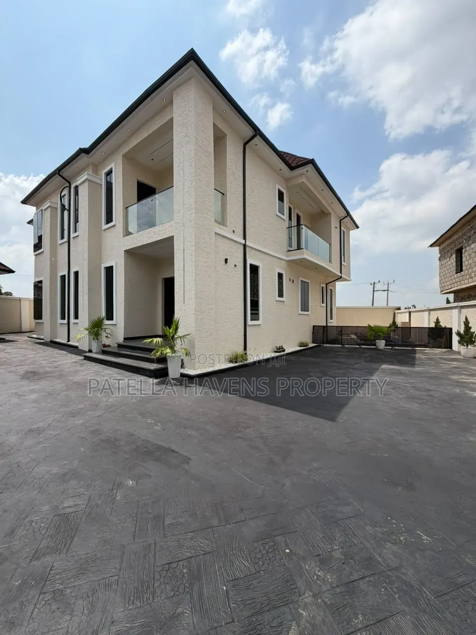 5bdrm Duplex in Lokogoma for sale in Lokogoma