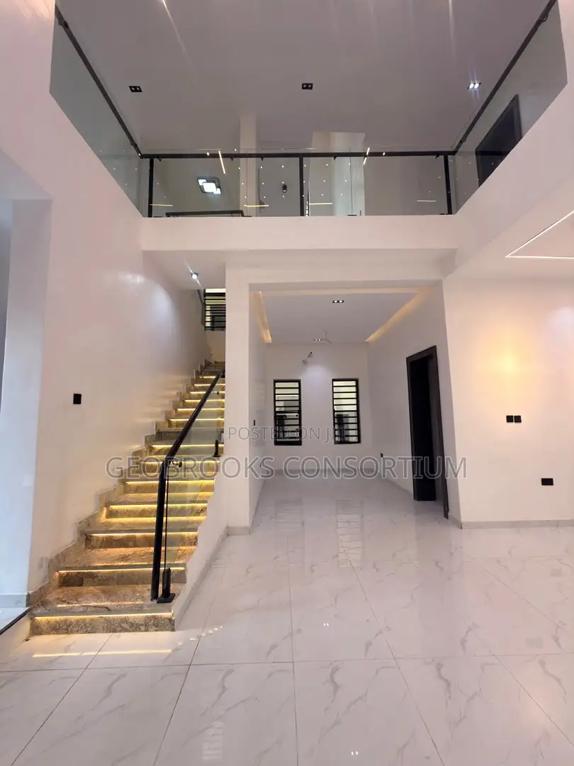 5bdrm Duplex in Carlton Gate Estate, Akobo for sale in Akobo