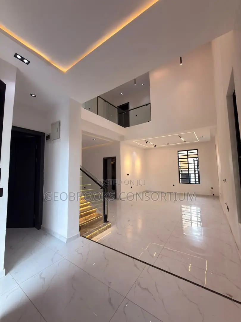 5bdrm Duplex in Carlton Gate Estate, Akobo for sale in Akobo