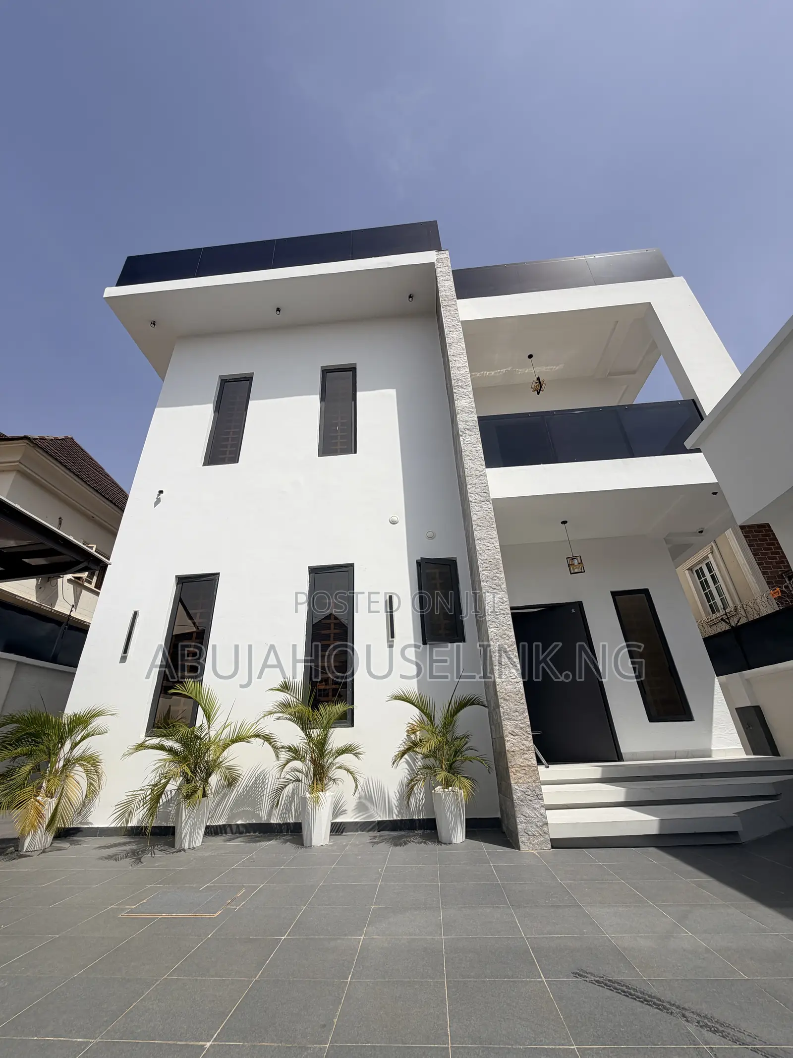 5bdrm Duplex in Apo Resettlement for sale in Apo Resettlement