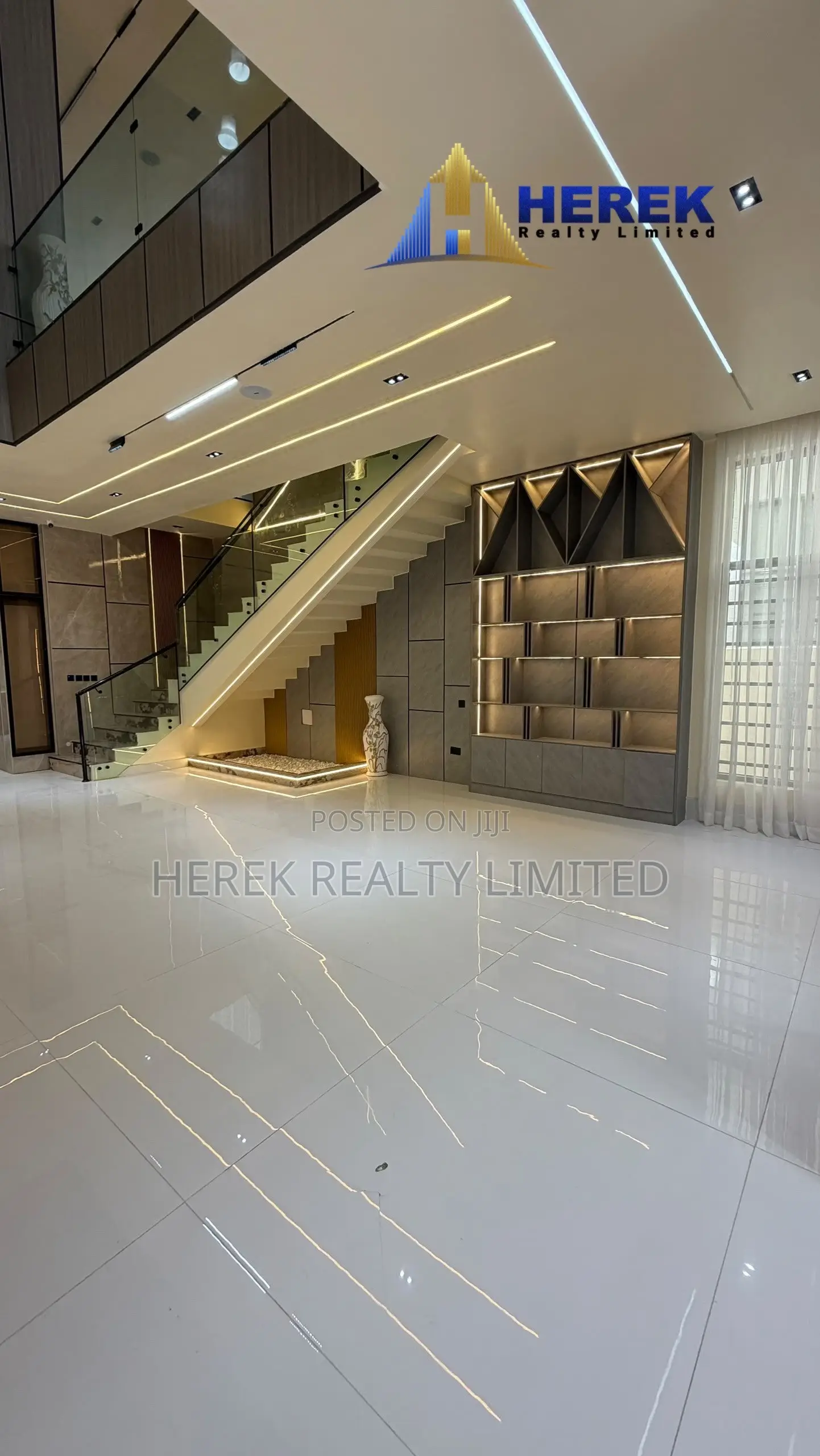 5bdrm Duplex in Van Daniels, Lekki Expressway for sale in Lekki Expressway