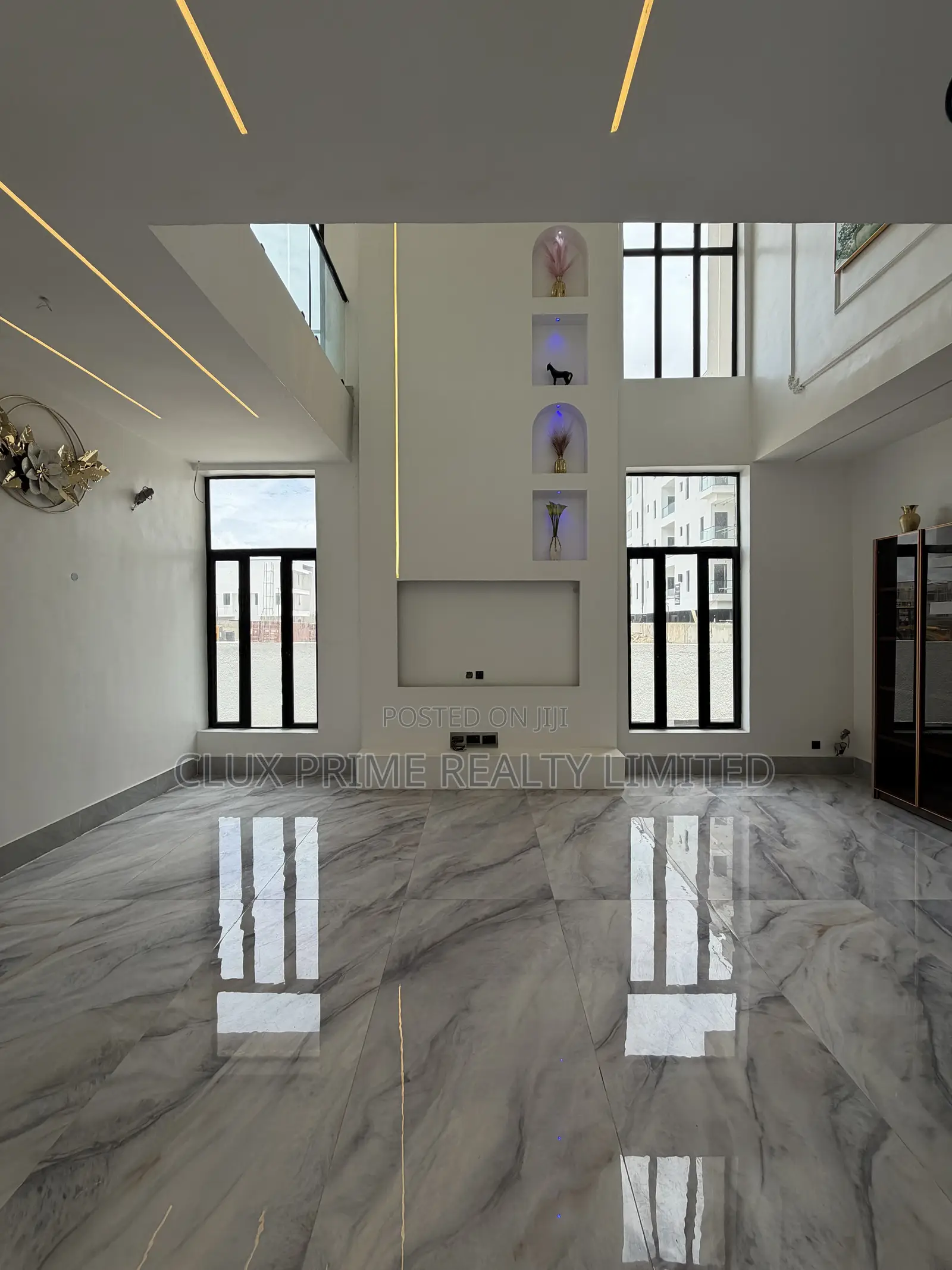 5bdrm Duplex in Lekki Phase 1 for sale in Lekki Phase 1