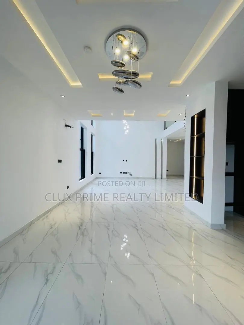 5bdrm Duplex in Lekki Expressway for sale in Lekki Expressway