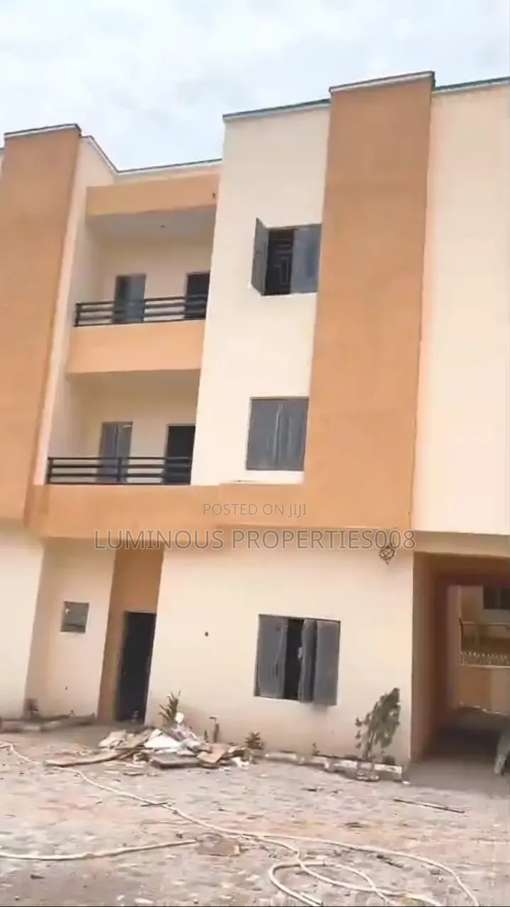 4bdrm Duplex in George Town Gwarinpa for sale in Gwarinpa