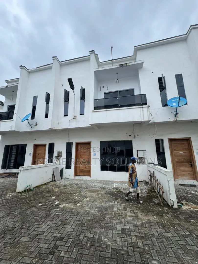 4bdrm Townhouse / Terrace in Ikota, Lagos for rent in Ikota