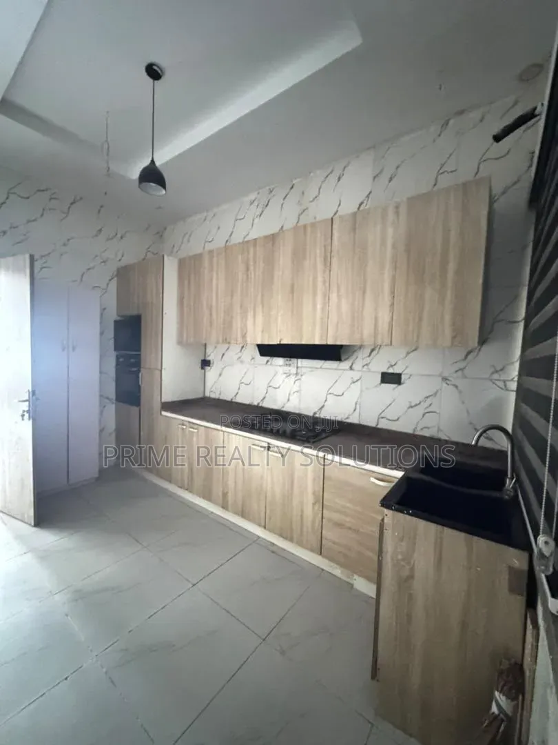 4bdrm Townhouse / Terrace in Ikota, Lagos for rent in Ikota