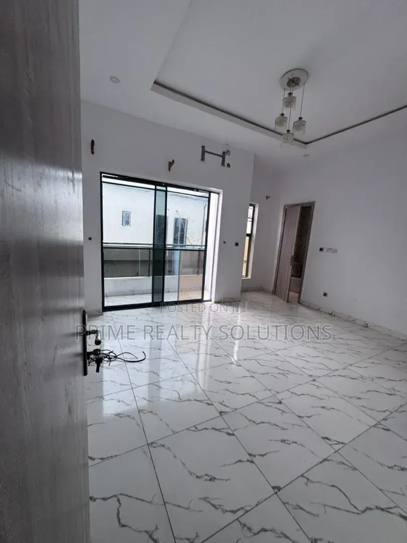 4bdrm Townhouse / Terrace in Ikota, Lagos for rent in Ikota