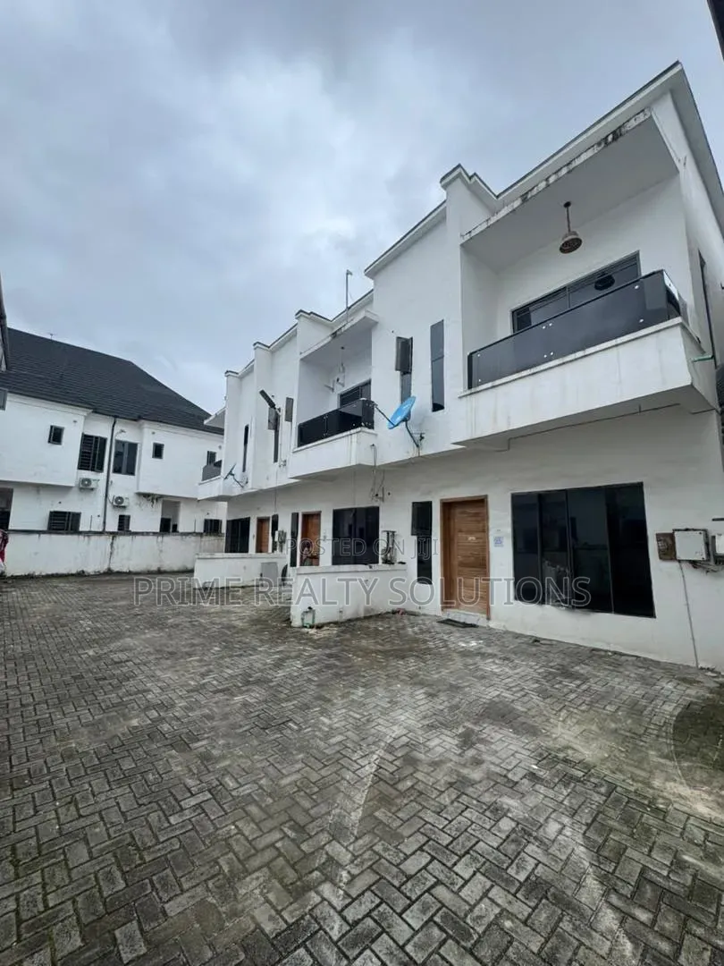 4bdrm Townhouse / Terrace in Ikota, Lagos for rent in Ikota