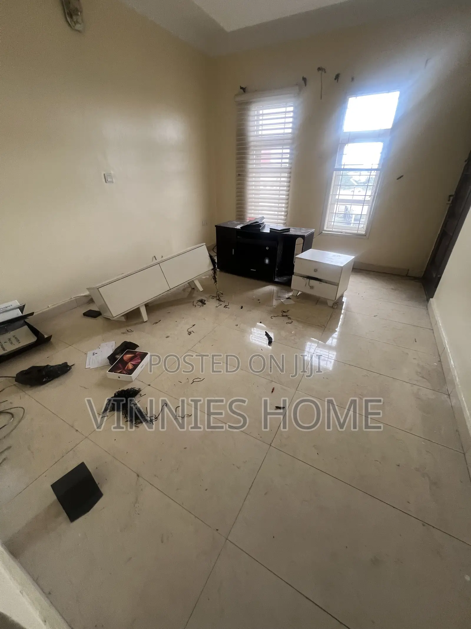 4bdrm Townhouse / Terrace in Chveron Estste, Chevron for rent in Chevron