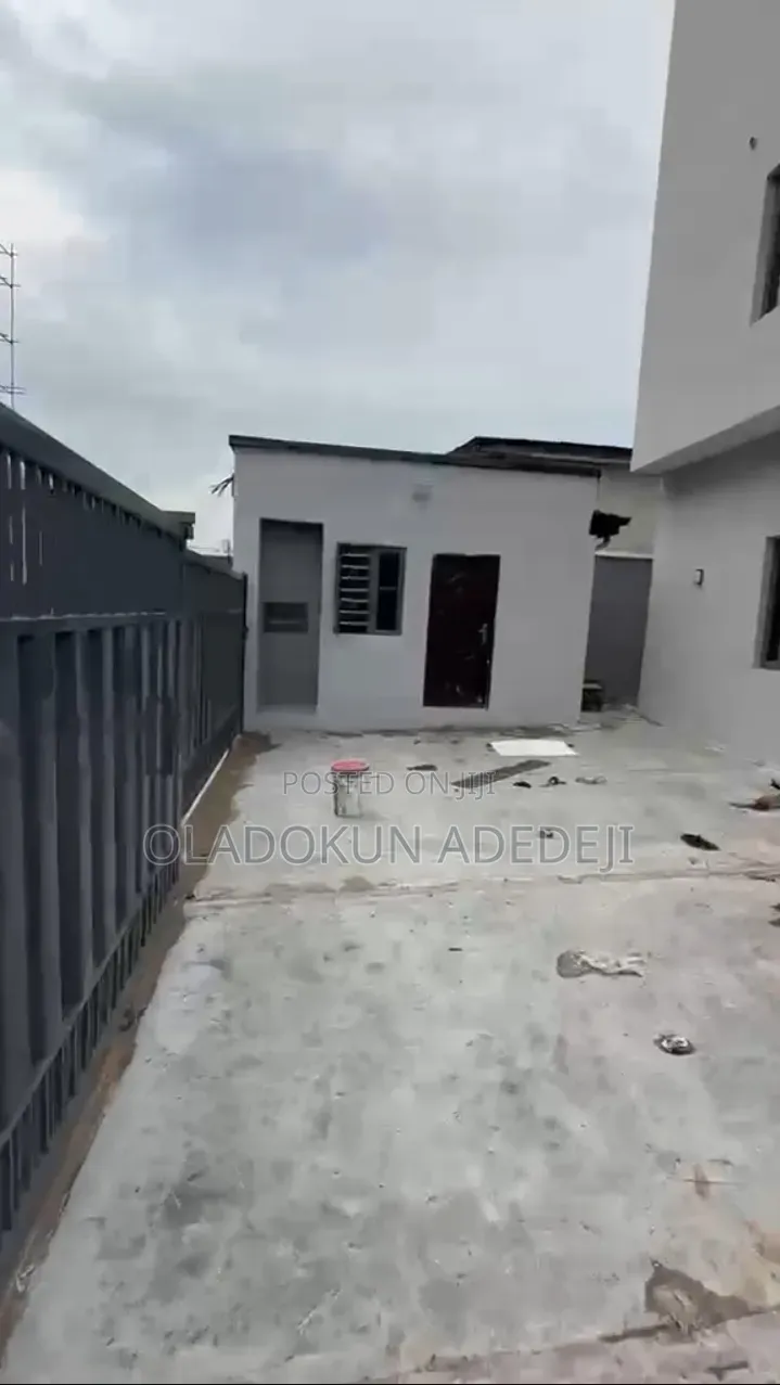 3bdrm Block of Flats in Gbagada for sale in Ifako-Gbagada