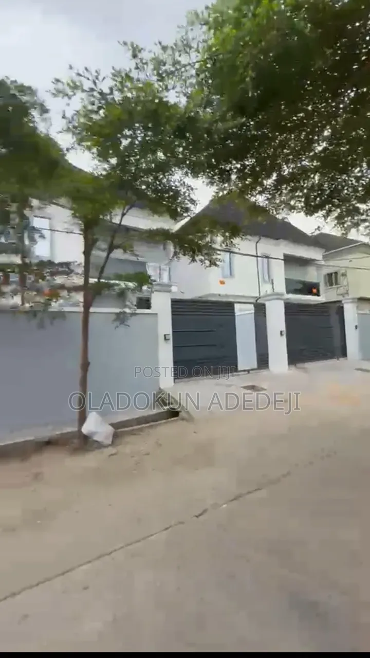 4bdrm Duplex in Medina for sale in Medina