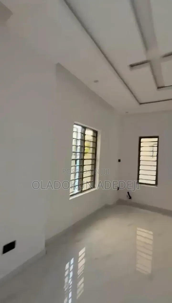 4bdrm Duplex in Medina for sale in Medina