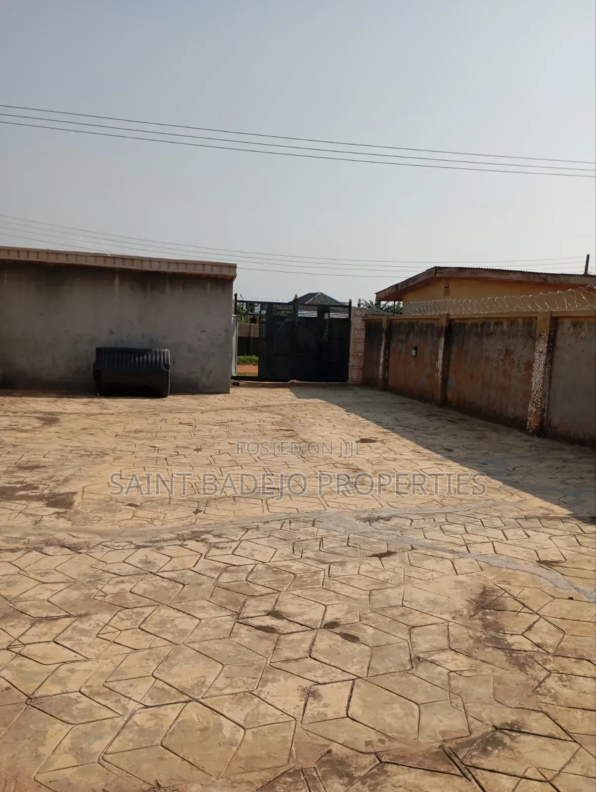 3bdrm Block of Flats in Peace Estate, Gberigbe for rent in Gberigbe