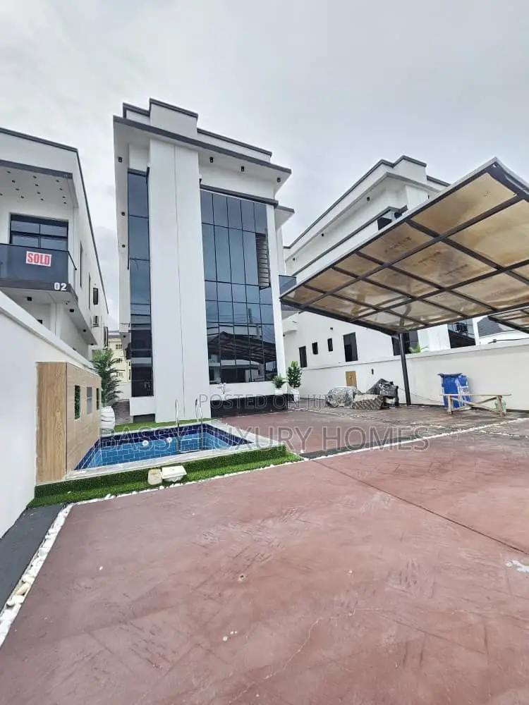 5bdrm Duplex in Lekki for sale in Lekki