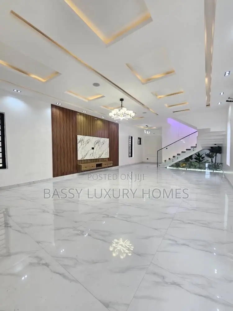 5bdrm Duplex in Lekki for sale in Lekki