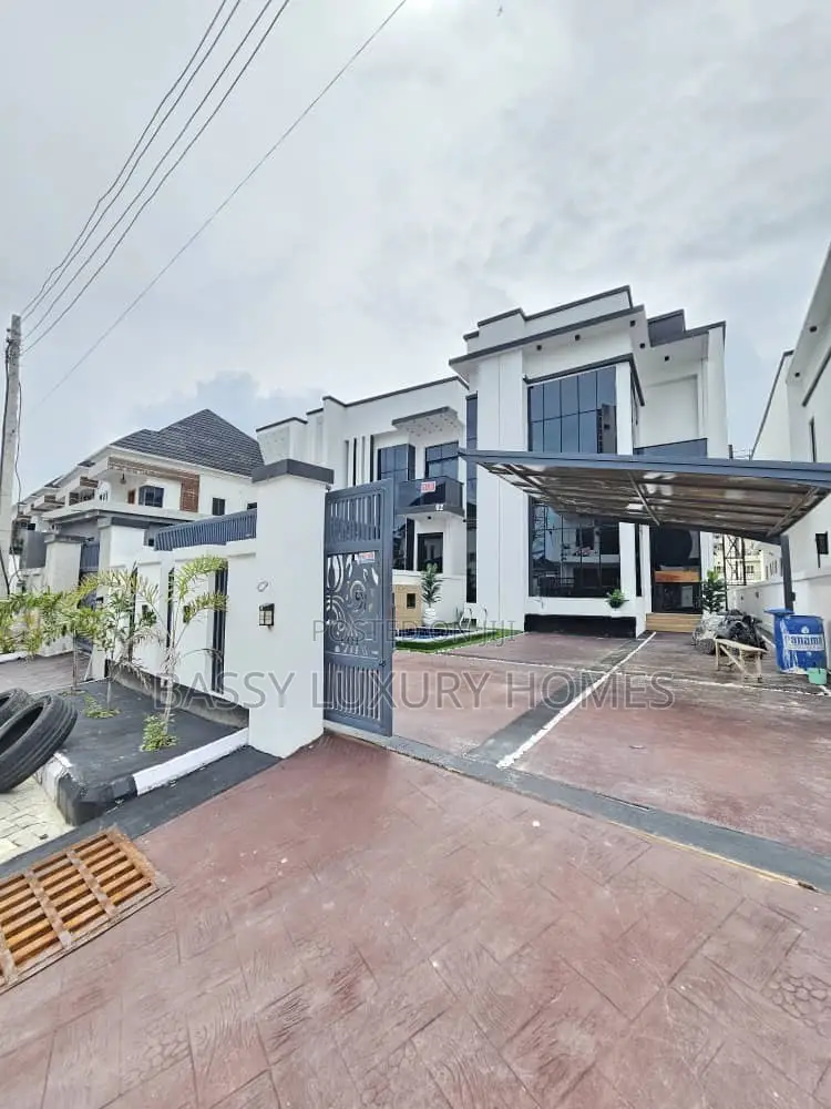 5bdrm Duplex in Lekki for sale in Lekki