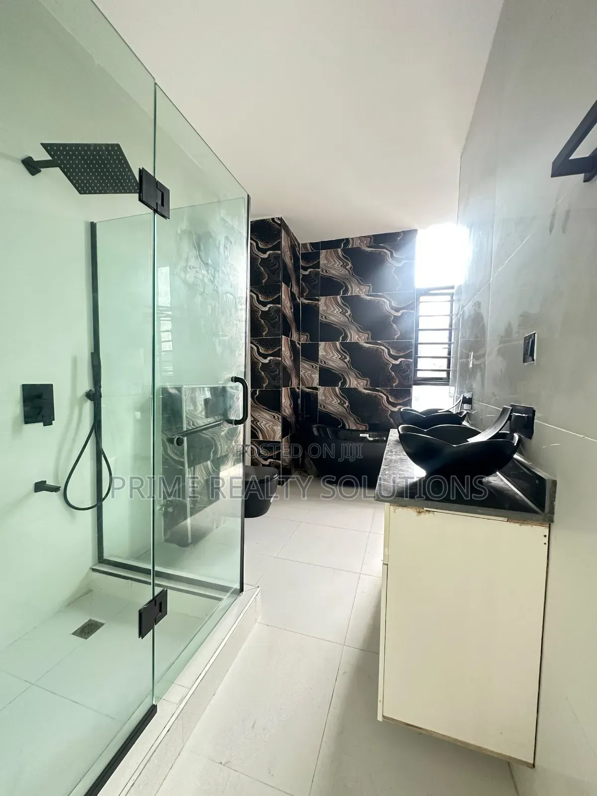 4bdrm Duplex in Ikota for sale in Ikota