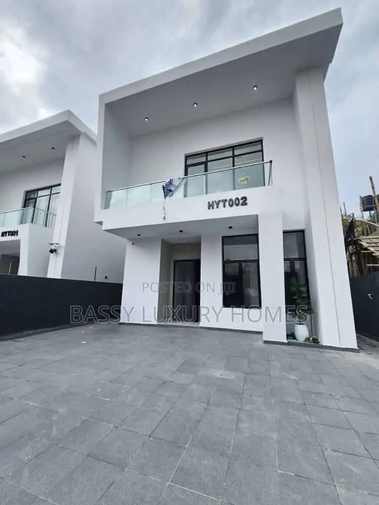 5bdrm Duplex in Lekki for sale in Lekki