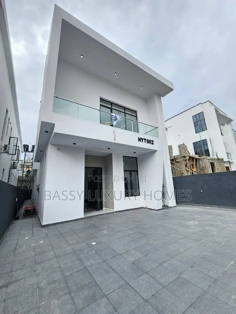 5bdrm Duplex in Lekki for sale in Lekki