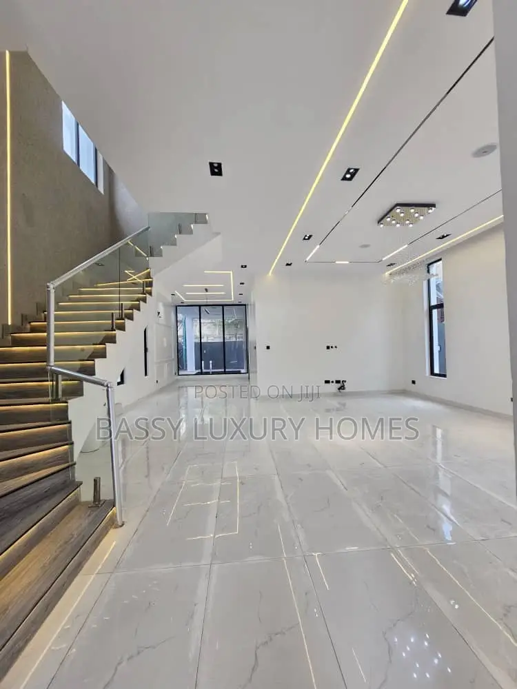 5bdrm Duplex in Lekki for sale in Lekki