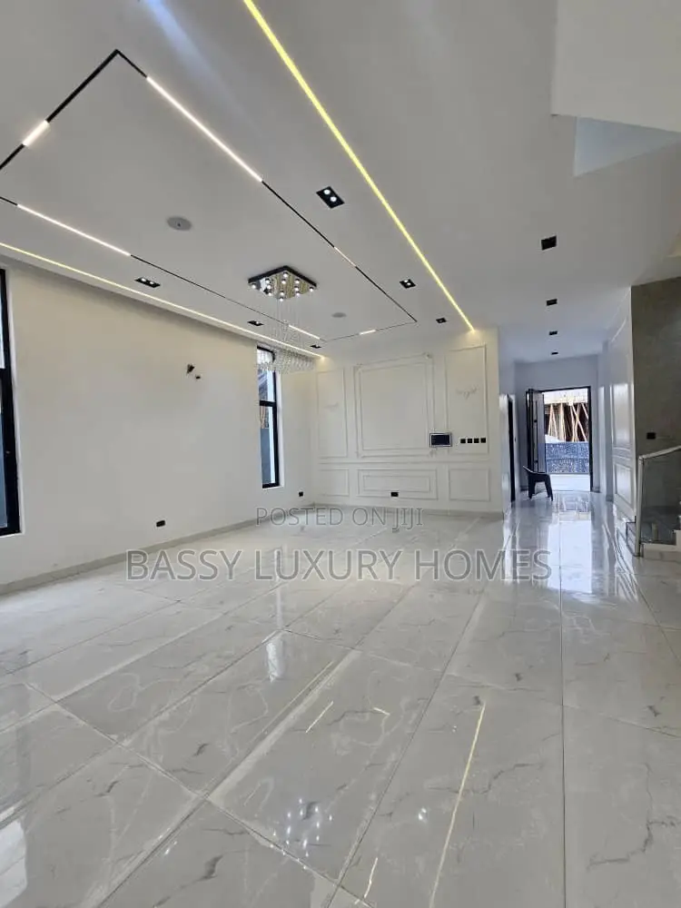 5bdrm Duplex in Lekki for sale in Lekki