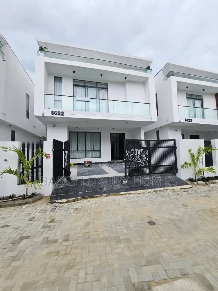 5bdrm Duplex in Lekki for sale in Lekki