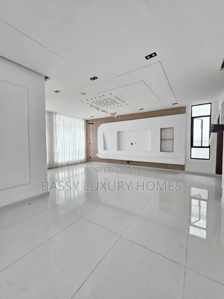 5bdrm Duplex in Lekki for sale in Lekki