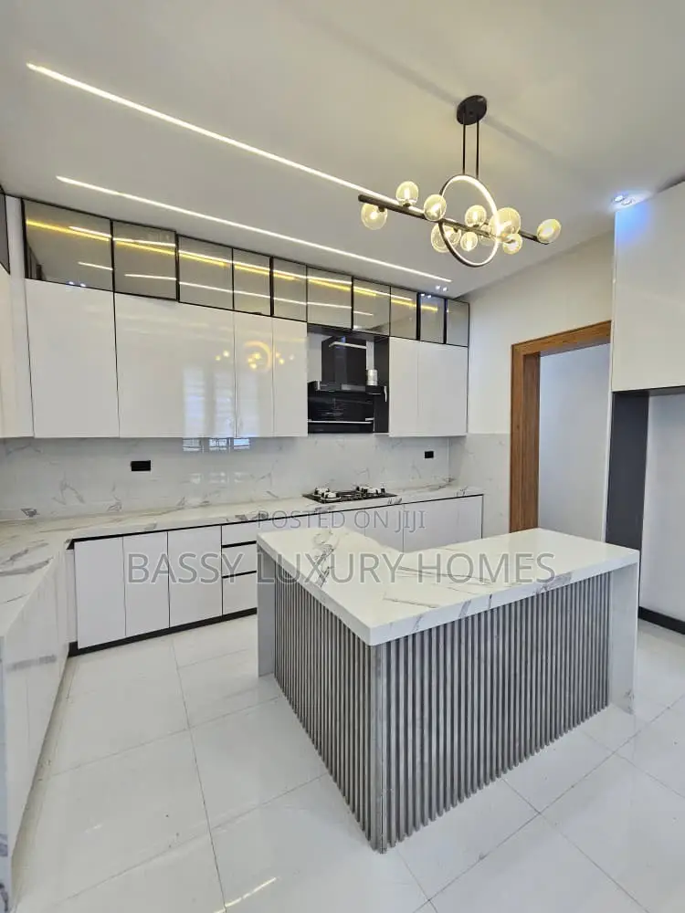 5bdrm Duplex in Lekki for sale in Lekki